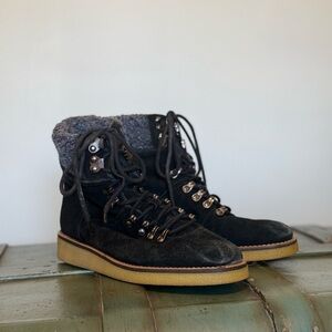 Urban Outfitters Snow Boots / Black, Grey, Furry, Warm, Lace Up, Size 8.5